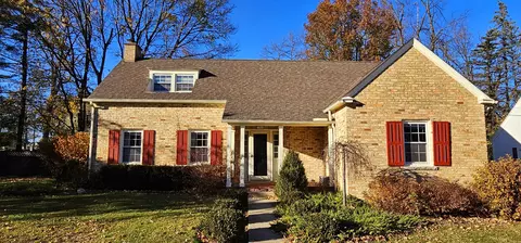 104 Indiana Ct, Hillsdale, MI 49242