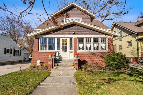 71 W 19th St, Holland, MI 49423