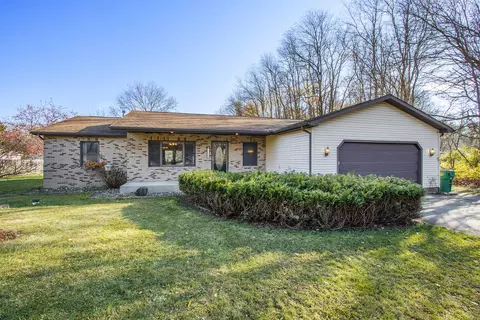 71123 Ridgewood Dr, Edwardsburg, MI 49112