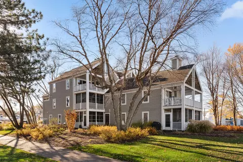 420 Oselka Dr #113, New Buffalo, MI 49117