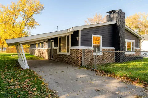 1304 Columbus Ave, Benton Harbor, MI 49022