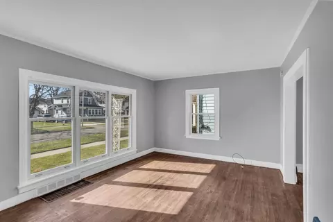 906 Union St, Jackson, MI 49203 photo 5