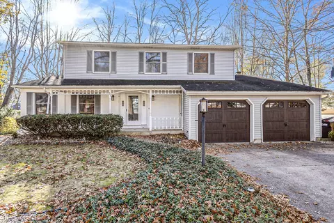 345 Montague Dr, Portage, MI 49024