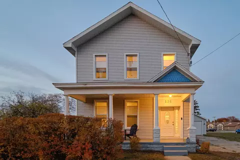 526 1st St, Manistee, MI 49660