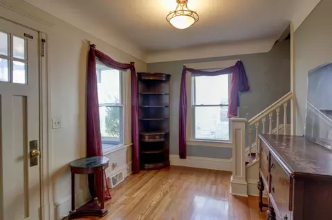 217 N Bowen St, Jackson, MI 49202 photo 2