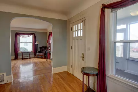 217 N Bowen St, Jackson, MI 49202 photo 5