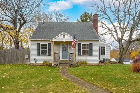 1421 Center St, Kalamazoo, MI 49048