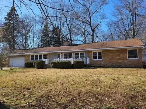 3479 Osceola Dr, Norton Shores, MI 49441