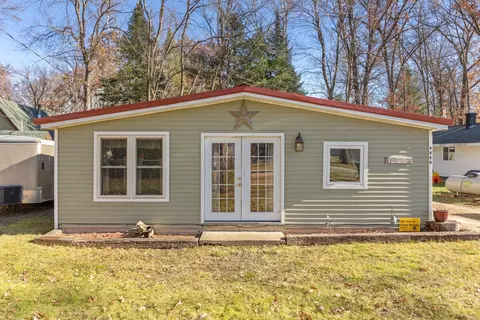 4060 Oak Park Dr, Harrison, MI 48625
