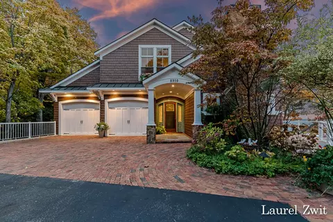 8910 Beech Ridge Dr, Montague, MI 49437