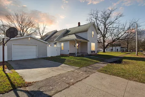 407 West St, Dowagiac, MI 49047