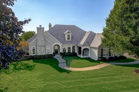 7504 Mac Arthur Ln, Portage, MI 49024