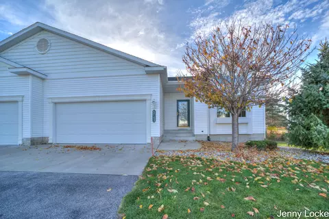 5743 N Turning Leaf Way, Fruitport, MI 49415
