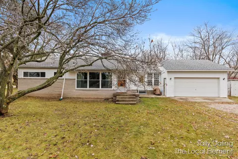 225 Ann St NE, Cedar Springs, MI 49319