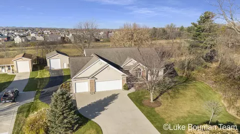 1413 Timberview Pkwy, Zeeland, MI 49464