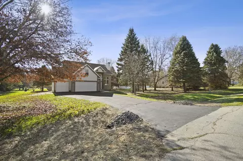 5349 Hilltop Trl, Perry, MI 48872
