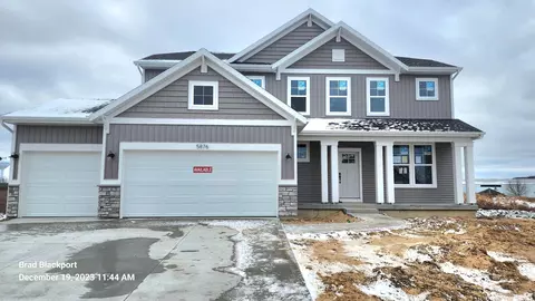 5876 Crossmoor St SE, Caledonia, MI 49316