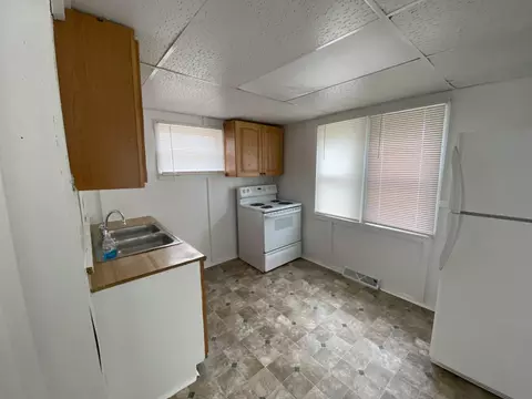 307 Watts St, Jackson, MI 49203 photo 4