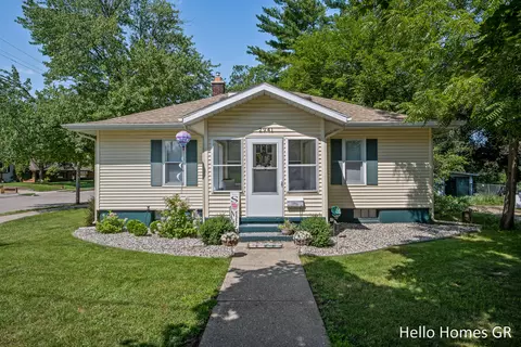 2941 Sanford Ave SW, Grandville, MI 49418