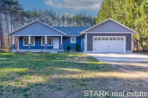 5765 Stringer Rd, Fruitport, MI 49415