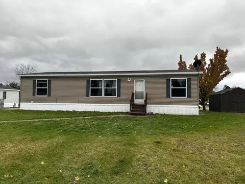 7461 Old Hickory Dr NE, Belmont, MI 49306