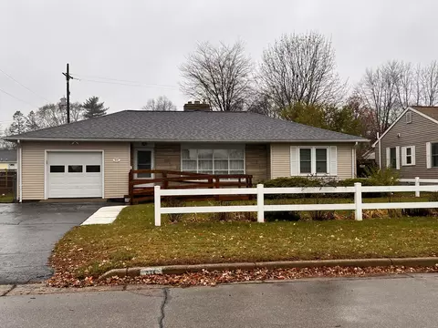215 Bittersweet Ln, Battle Creek, MI 49015