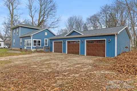 320 Mill St, Saranac, MI 48881