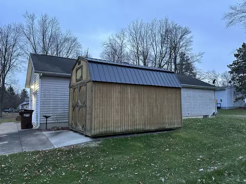 308 Kenneth St, Jackson, MI 49203 photo 4