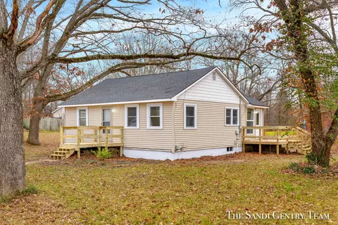 6497 Third St, Holton, MI 49425