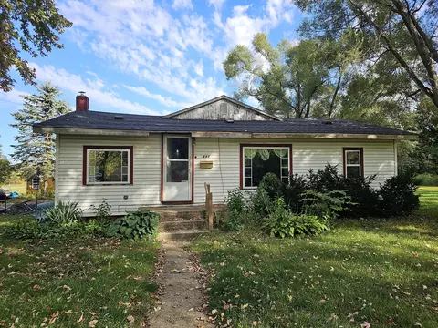 446 Sherman St, Bronson, MI 49028 photo 2