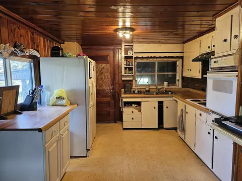 446 Sherman St, Bronson, MI 49028 photo 8