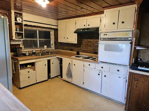 446 Sherman St, Bronson, MI 49028 photo 9