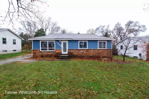 1267 Clover Crest Ave NW, Grand Rapids, MI 49504
