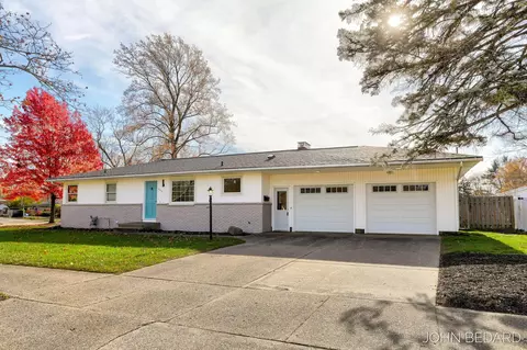 402 W 31st St, Holland, MI 49423