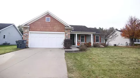 2281 Oakland Farms Trl, Portage, MI 49024