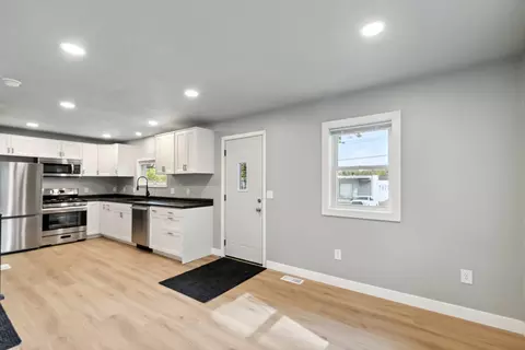 353 N 22nd St N, Springfield, MI 49037 photo 8