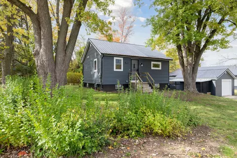 353 N 22nd St N, Springfield, MI 49037