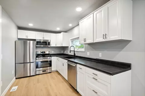 353 N 22nd St N, Springfield, MI 49037 photo 4