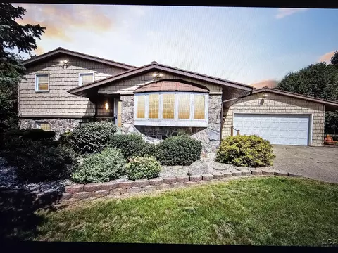 9300 Addison Rd, North Adams, MI 49262