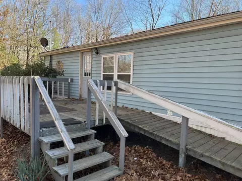 12445 Saddler Rd, Plainwell, MI 49080