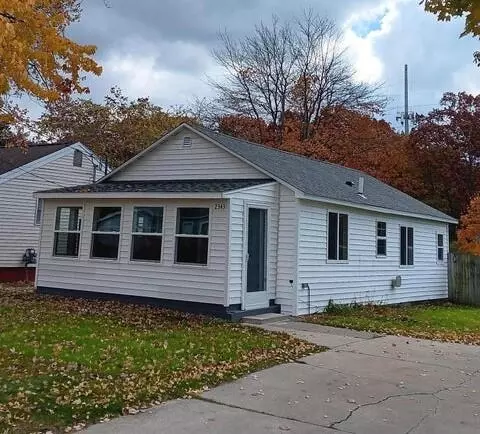 2343 Norman Ave, Norton Shores, MI 49441