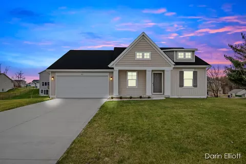 471 Acadia Ct, Middleville, MI 49333