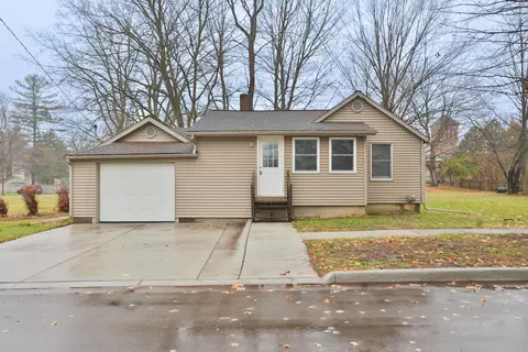 226 S Washington St, Manchester, MI 48158