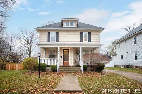 104 E 22nd St, Holland, MI 49423