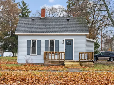 909 Elmer St, Cadillac, MI 49601