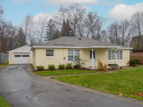 6292 Grange Ave, Kalamazoo, MI 49048