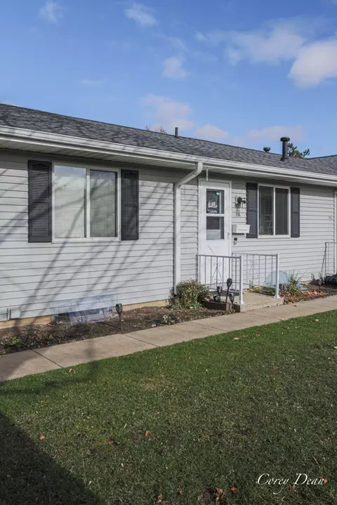 5106 Green Meadow Rd, Kalamazoo, MI 49009