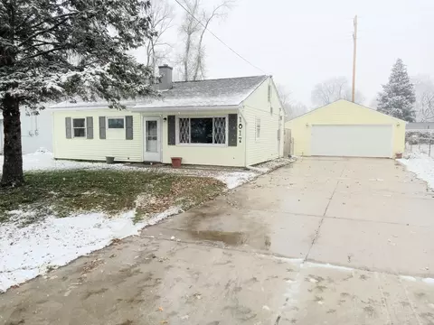 1017 Shumway Ave, Portage, MI 49002