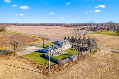 849 E Central Rd, Quincy, MI 49082 photo 2