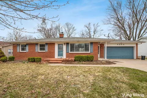 4209 Kentridge Dr SE, Grand Rapids, MI 49508